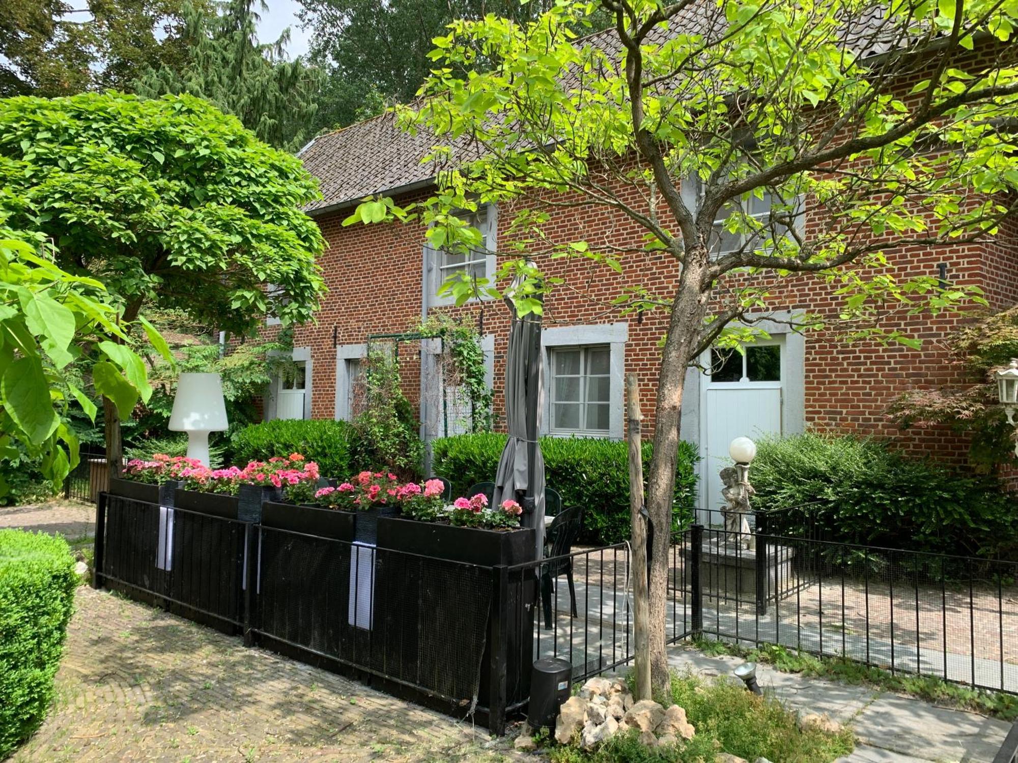 Villa Vakantie Huizen De Heerlijkheid Satenbergh Heers Exterior foto